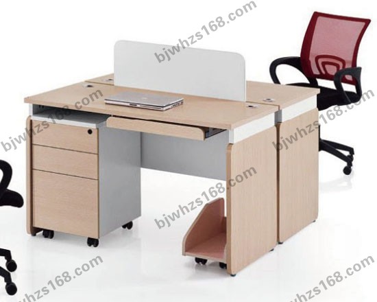 點擊查看商品:木制辦公桌